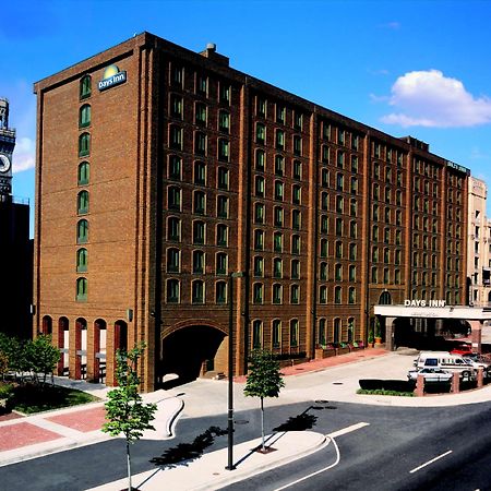 Days Inn By Wyndham Baltimore Inner Harbor Экстерьер фото