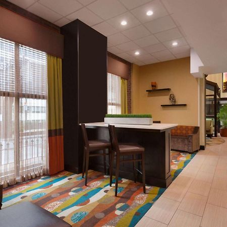 Days Inn By Wyndham Baltimore Inner Harbor Экстерьер фото