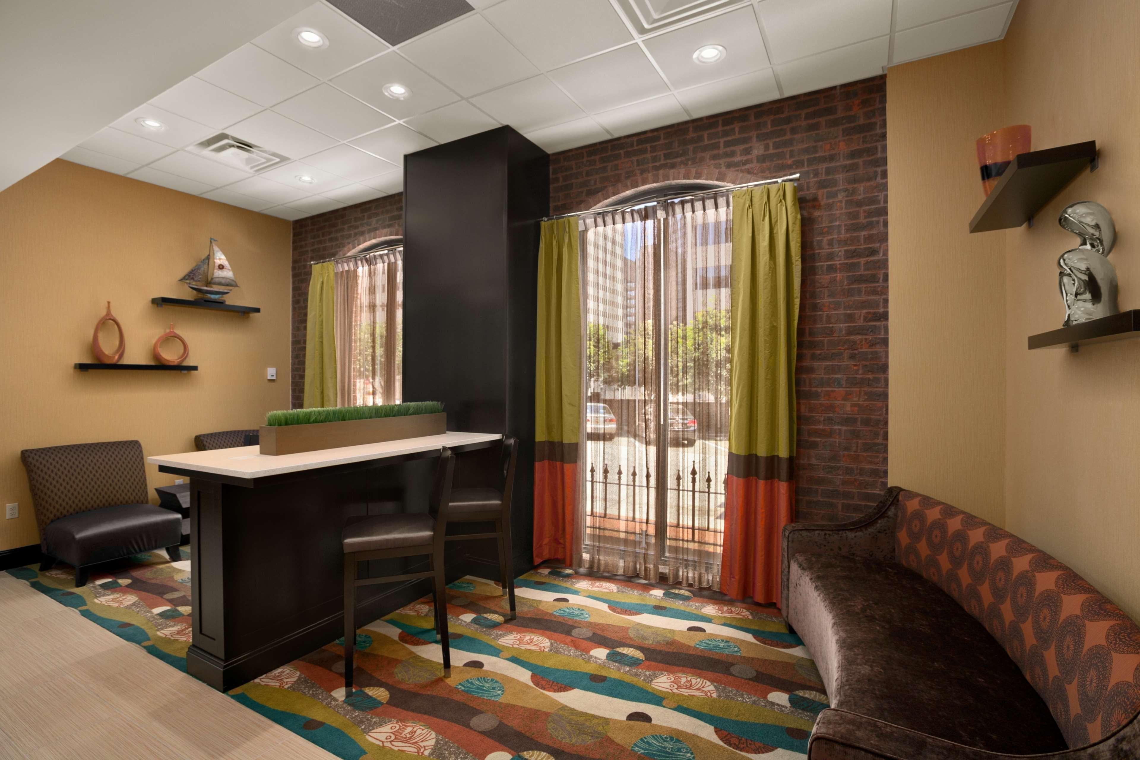Days Inn By Wyndham Baltimore Inner Harbor Экстерьер фото