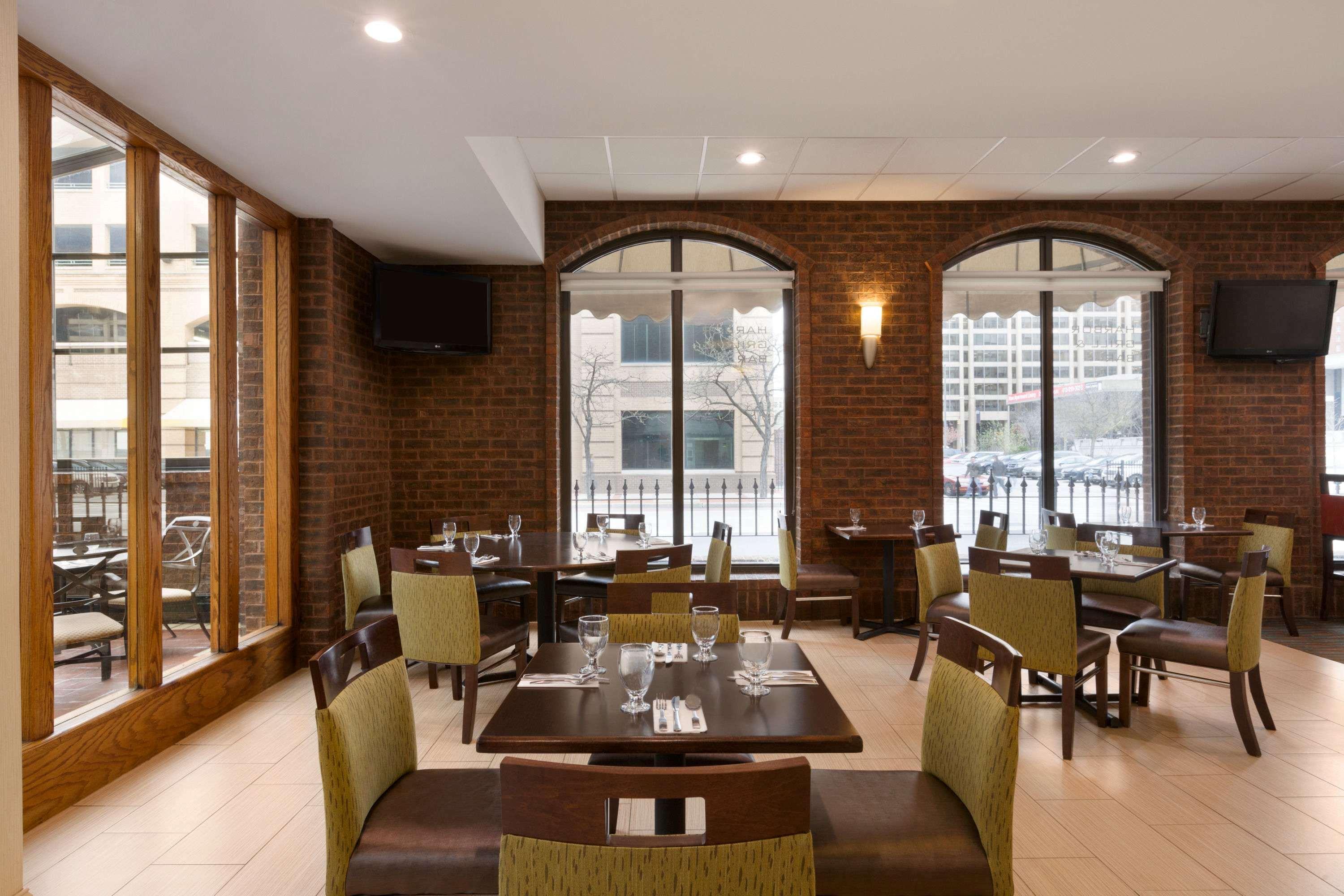 Days Inn By Wyndham Baltimore Inner Harbor Экстерьер фото