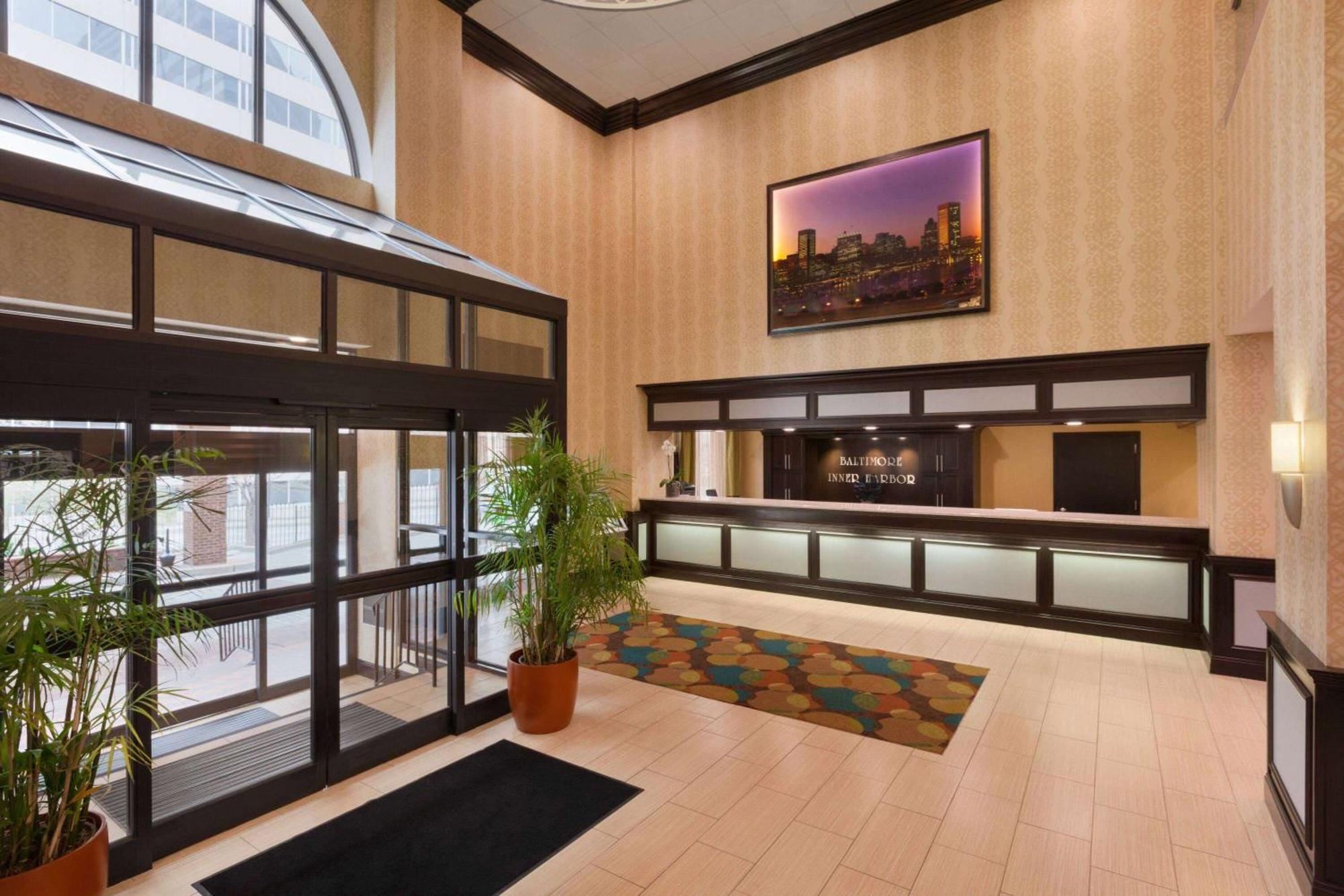 Days Inn By Wyndham Baltimore Inner Harbor Экстерьер фото