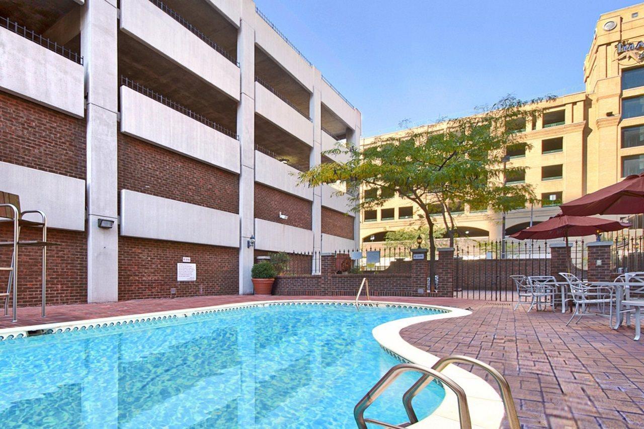 Days Inn By Wyndham Baltimore Inner Harbor Экстерьер фото